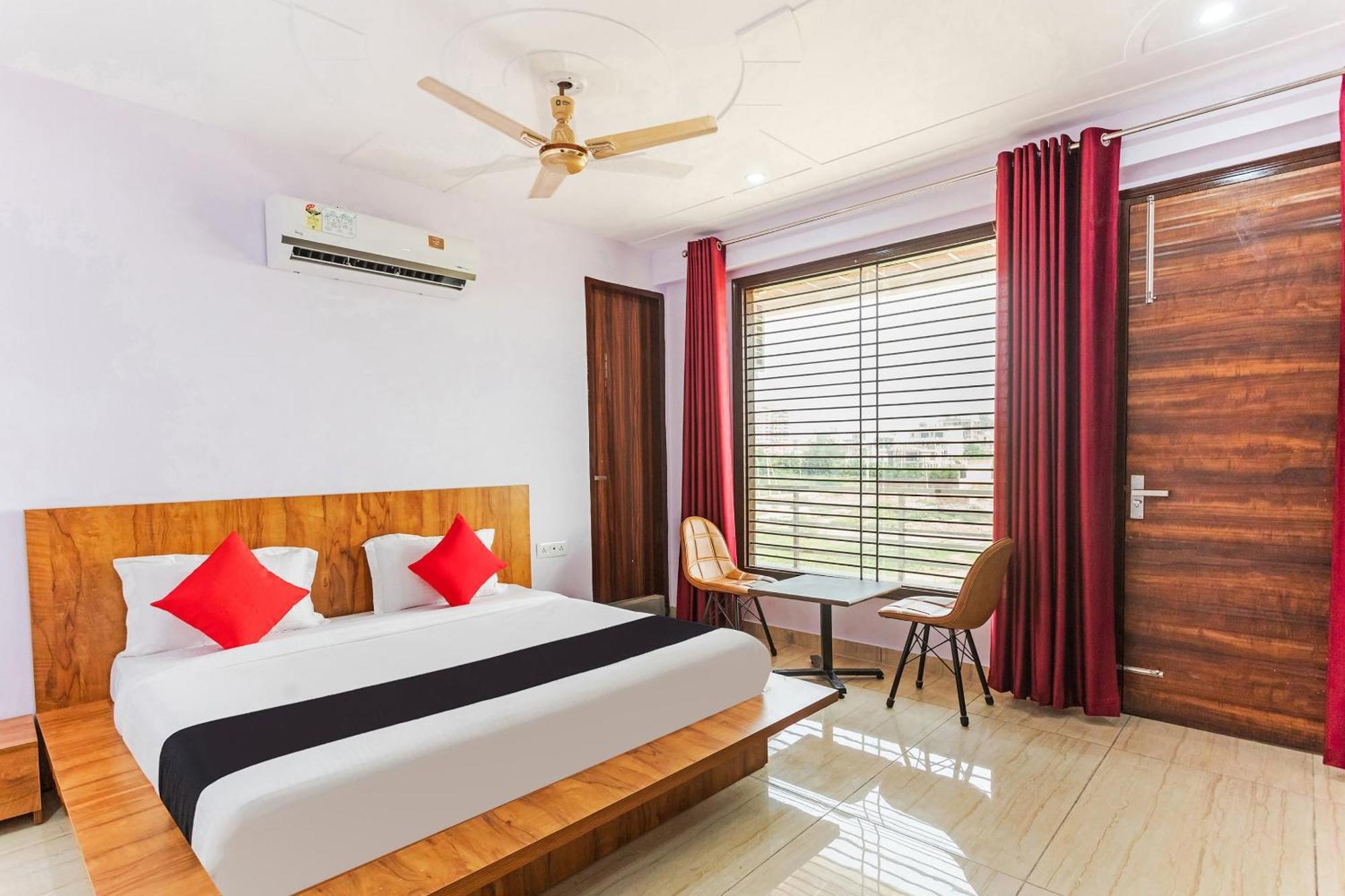 Capital O Harish Residency Hotel Gurgaon Exterior photo